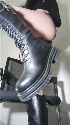 绝美兔绑带靴底灯 (2).JPG