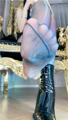 玥樾爬进来爆吸 (6).JPG