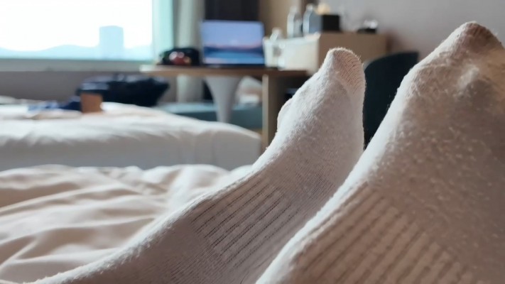 【大玩家】舔脚眼镜娘  JS260202~5BP