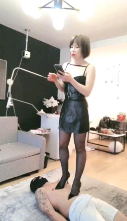 冷颜S暴力重度正反踢剁头鞭打耳光