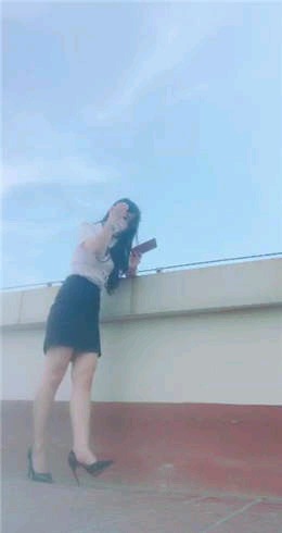 OL制服室外全体重踩踏辱骂等