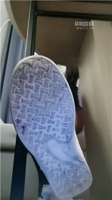 【抚兮】桌下清理脏鞋    260317-8BP